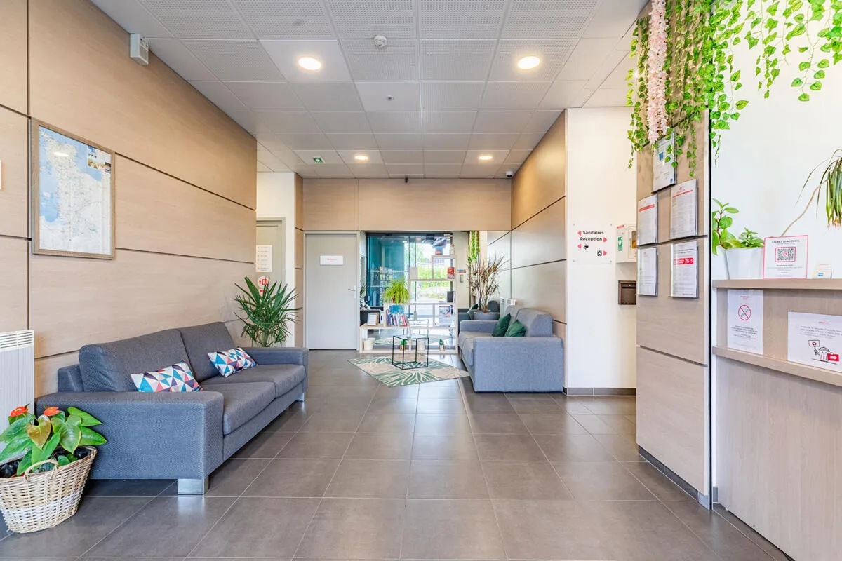 Investissement immobilier ancien rénové : Programme Centre Port situé à CHERBOURG (50100), éligible au dispositif LMNP résidence services.