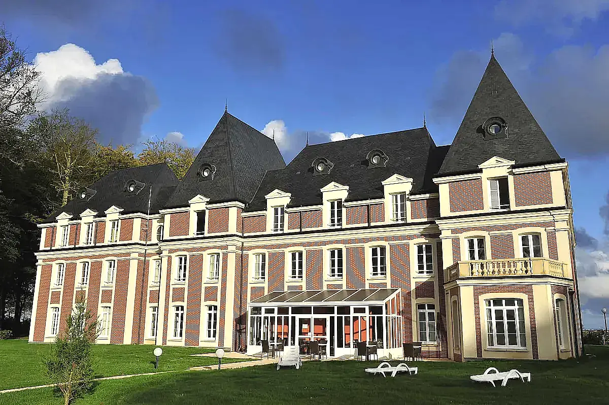 Investissement immobilier ancien rénové : Programme Les Portes d'Etretat situé à MANIQUERVILLE (76400), éligible au dispositif LMNP résidence services.