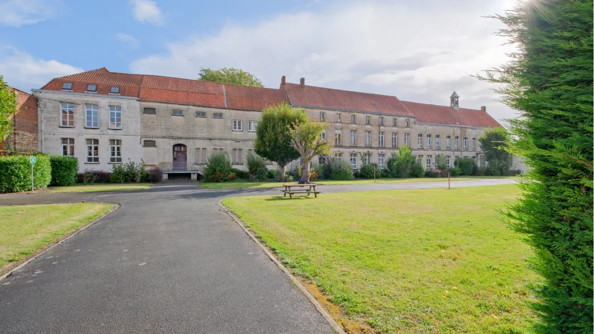 Investissement immobilier ancien rénové : Programme Le 1845 situé à Saint-Omer (62500), éligible au dispositif Denormandie.