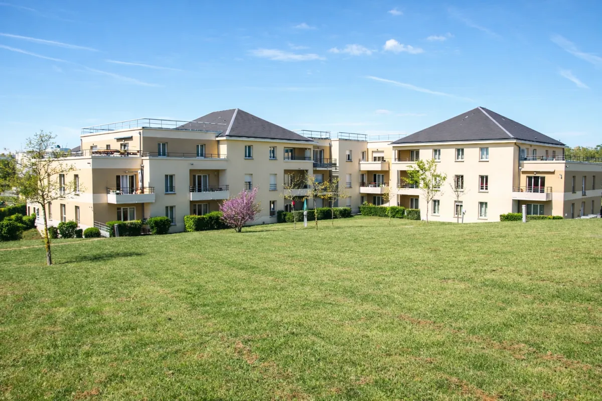 Investissement immobilier ancien rénové : Programme Le Côteau d'Argent situé à SAINT DOULCHARD (18230), éligible au dispositif LMNP résidence services.