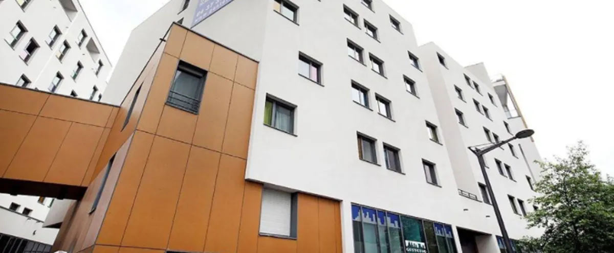 Investissement immobilier ancien rénové : Programme Le Michel Ange  situé à LYON (69007), éligible au dispositif LMNP résidence services.