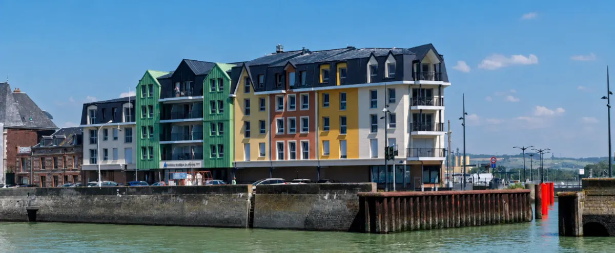 Investissement immobilier ancien rénové : Programme Le Phare situé à LE TREPORT (76470), éligible au dispositif LMNP résidence services.
