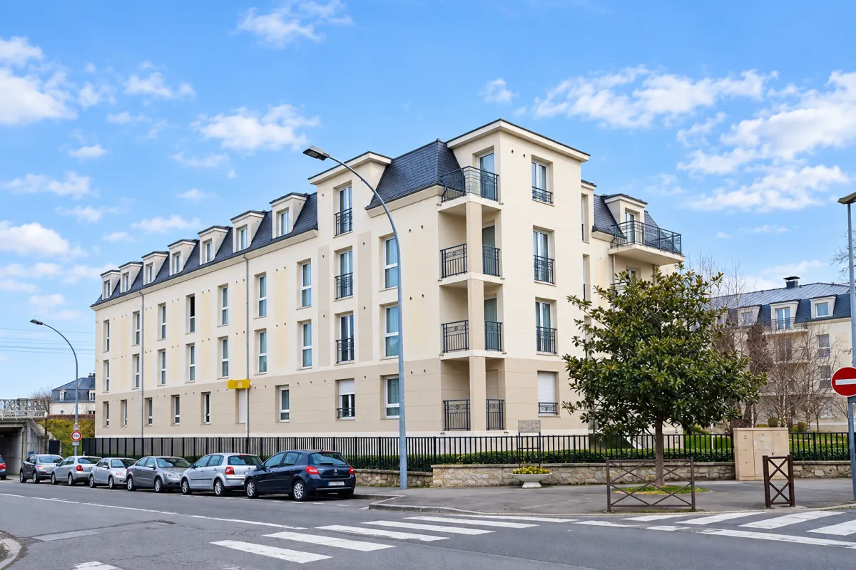 Investissement immobilier ancien rénové : Programme LOGELY POISSY situé à POISSY ST LOUIS (78300), éligible au dispositif LMNP résidence services.