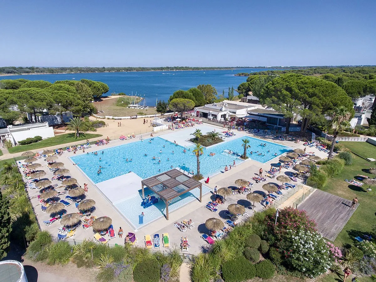 Investissement immobilier ancien rénové : Programme Presqu'île du Ponant  situé à LA GRANDE MOTTE (34280), éligible au dispositif LMNP résidence services.