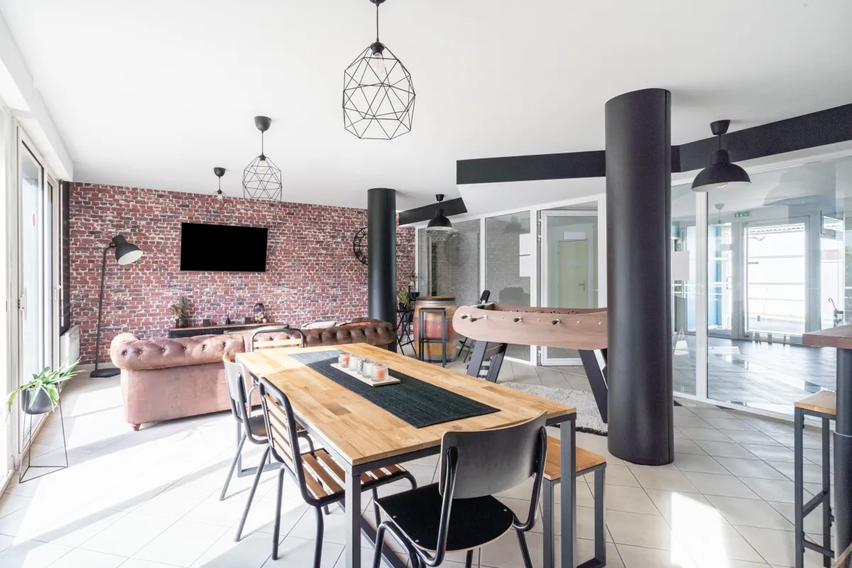 Investissement immobilier ancien rénové : Programme Studéa Bordeaux Ouest situé à MERIGNAC (33700), éligible au dispositif LMNP résidence services.