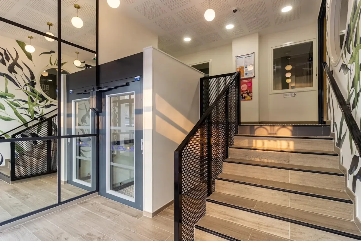 Investissement immobilier ancien rénové : Programme STUDEA SURESNES situé à SURESNES (92150), éligible au dispositif LMNP résidence services.