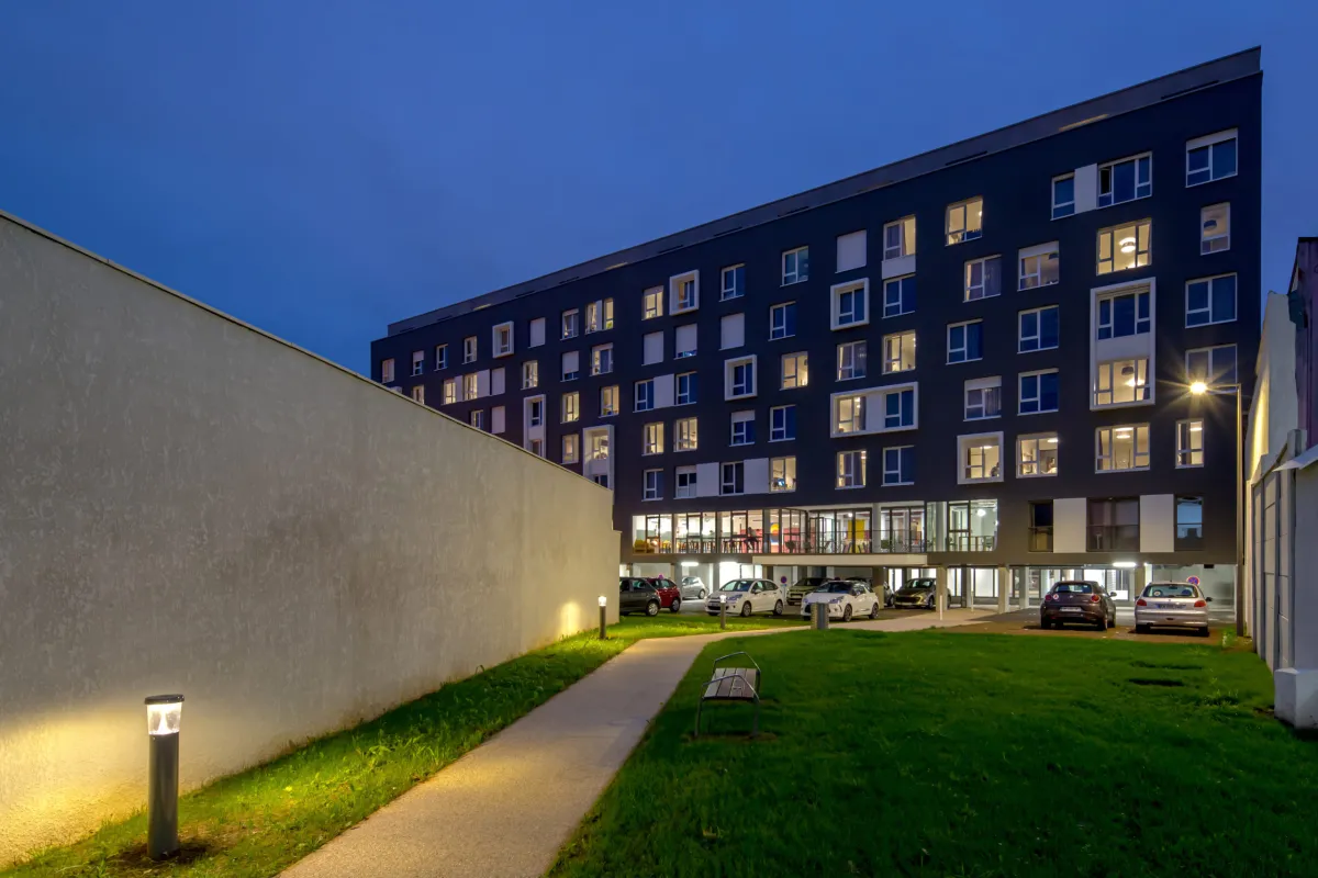 Investissement immobilier ancien rénové : Programme Student Factory Le Havre Les Docks situé à LE HAVRE (76600), éligible au dispositif LMNP résidence services.